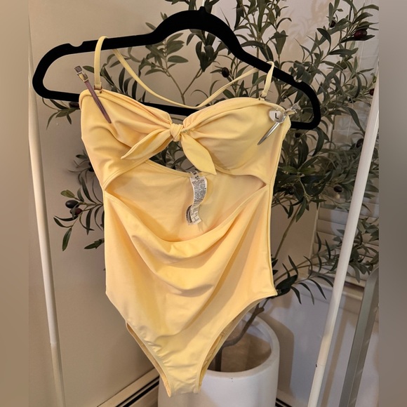 NWT Forever 21 swim Yellow One-Piece Swimsuit with Bow Detail size L - Picture 2 of 7